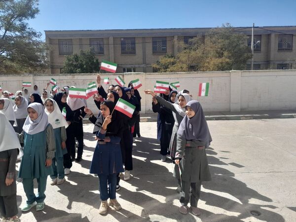 جشن عاطفه ها در هنرستان بنت الهدی صدر و دبستان حضرت آسیه (س) شهر رباط‌سنگ