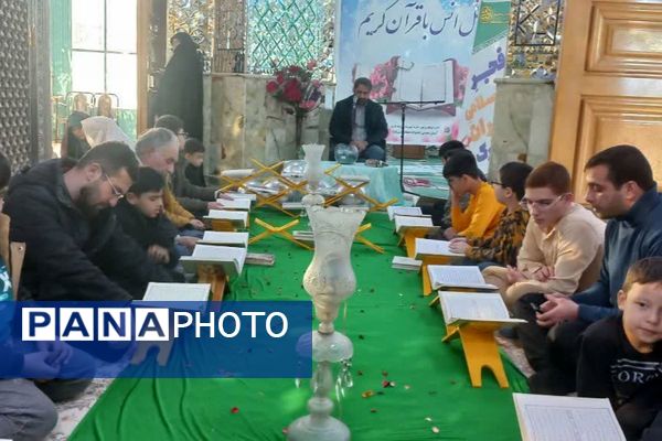 آیین گلباران مزار شهدا با حضور مسئولان شهرستان رباط‌کریم