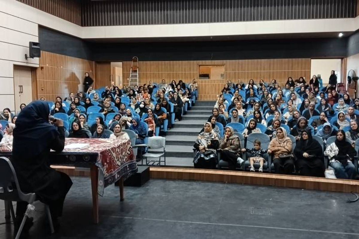 با هم به رنگ فرهنگ و آگاهی در دبستان هدی