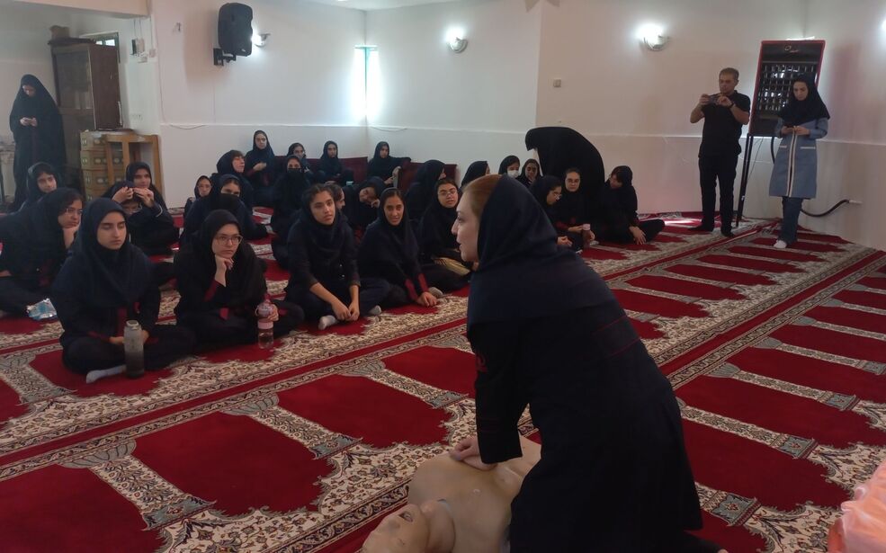 مشق امدادرسانی در مدرسه شاهد تهذیب