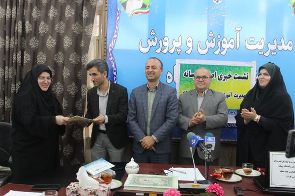 نشست خبری مدیر آموزش و پرورش گلوگاه به‌مناسبت هفته معلم 
