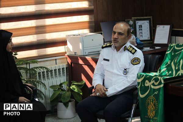 حضور خادمان حرم حضرت معصومه(س) و پرچم متبرک آستان مقدس در پلیس راهور همدان