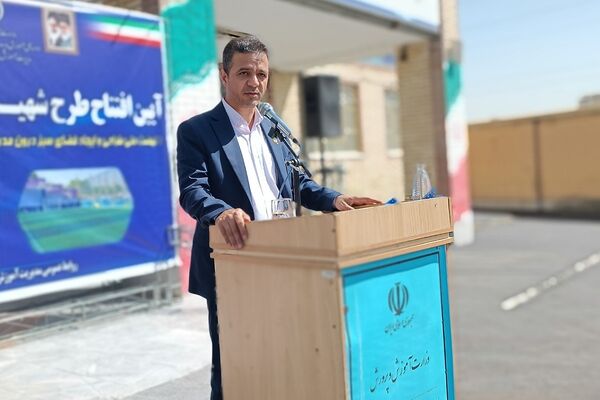 آیین افتتاحیه زمین چمن ورزشی در قالب طرح «شهید سردار سلیمانی» در شهرستان قدس