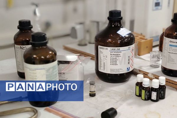 بازدید دانش‌آموزان فرزانگان۱ از مجتمع تحقیقاتی عصر انقلاب