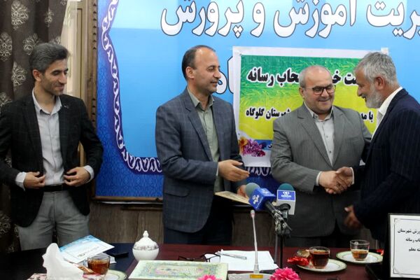 نشست خبری مدیر آموزش و پرورش گلوگاه به‌مناسبت هفته معلم 