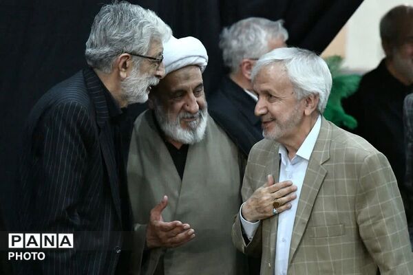 مراسم یادبود شهدای خانواده رهبر شهید در حرم حضرت عبدالعظیم حسنی علیه السلام 