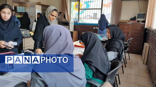 آغاز ثبت نام  دبیرستان میثاق منطقه تبادکان