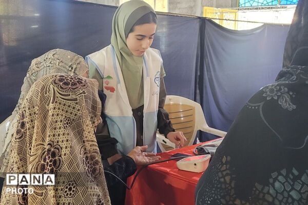 از ایستگاه سلامت تا پیاده‌روی کنار فوتبالیست‌ها