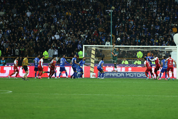 دیدار تیم‌های استقلال و پرسپولیس