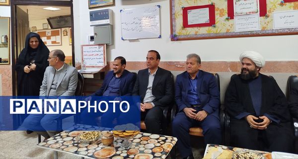 بازدید نماینده مجلس شورای اسلامی منطقه ترشیز از دبیرستان حضرت معصومه (س) شهرستان خلیل‌آباد