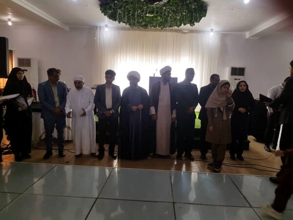 آیین رونمایی از کتاب دانش‌آموزان میناب
