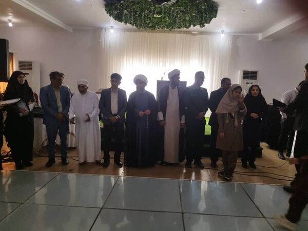 آیین رونمایی از کتاب دانش‌آموزان میناب