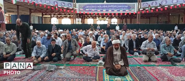 تجلیل از افتخارآفرینان عرصه نماز و قرآن ملایر