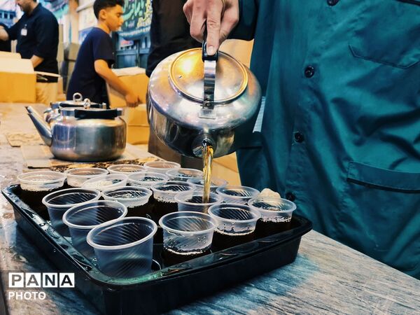 وداع پرشور نوجوانان با آقای شهید ایران 