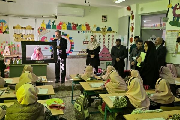 بازدید میدانی رئیس ستاد شاهد آموزش و پرورش استان از دبستان شاهد شهدای دانش‌آموز