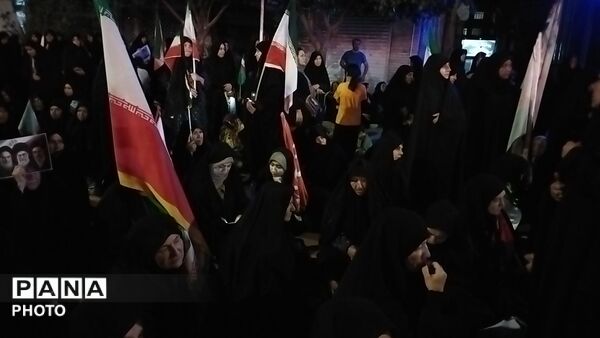 صد و شصت و دو شب، با یک روایت؛ شب‌هایی که از دلِ شهر می‌گذرند و به دل می‌نشینند
