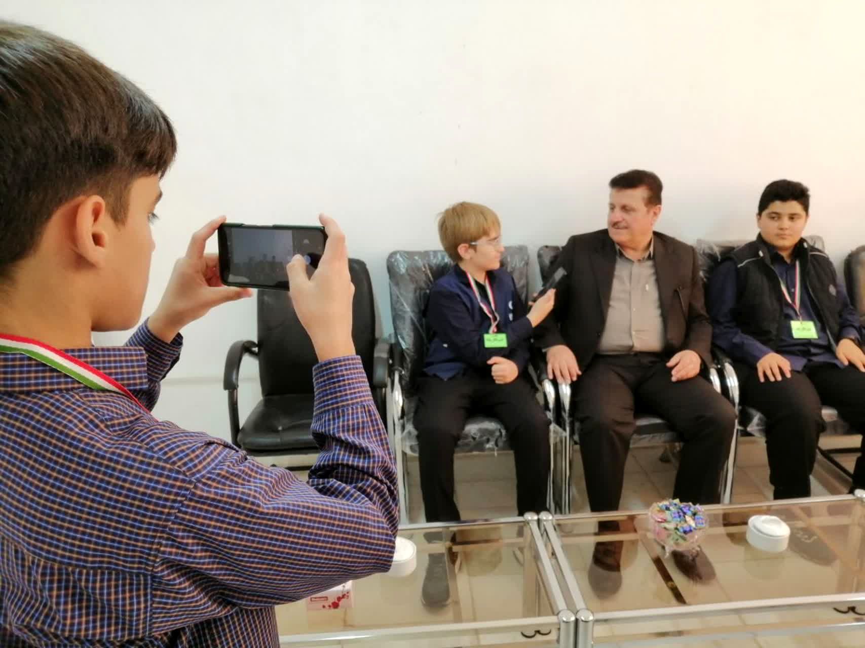 علم بدون اخلاق و موفقیت بدون انسانیت ارزشی ندارد