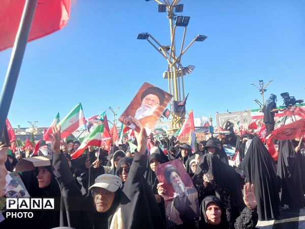 حماسه وفاداری در مشهد؛ حضور میلیونی مردم در بدرقه مقام معظم رهبری