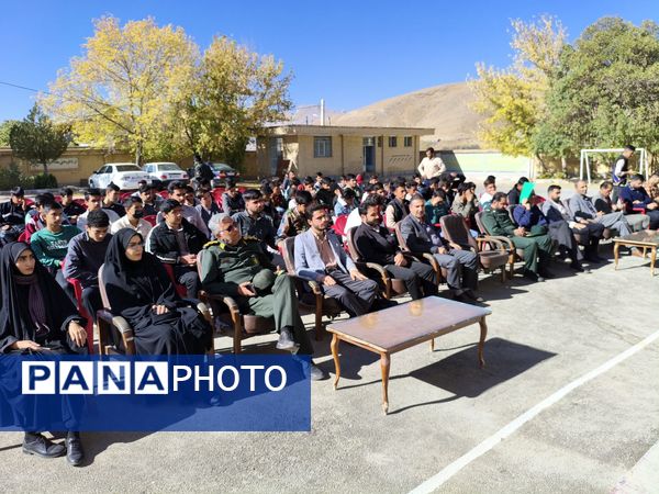 صبحگاه متفاوت در دبیرستان شهدا سورشجان