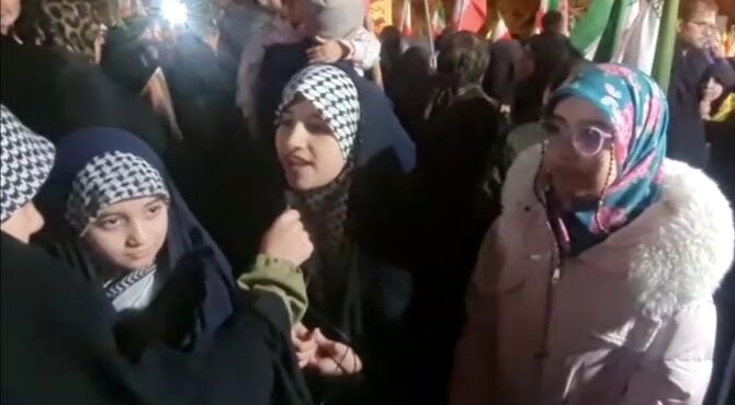 مشت محکم دهه نودی‌ها بر دهان استکبار 