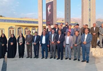 تجدید میثاق مسئولان با شهدای یاسوج با حضور مشاور وزیر در امور تشکل‌های دانش‌آموزی