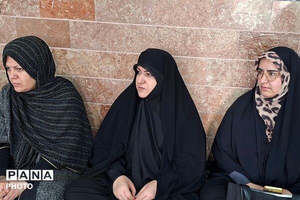 همایش آموزش خانواده با عنوان دانش‌آموزان و فضای مجازی در ناحیه دو شهرری