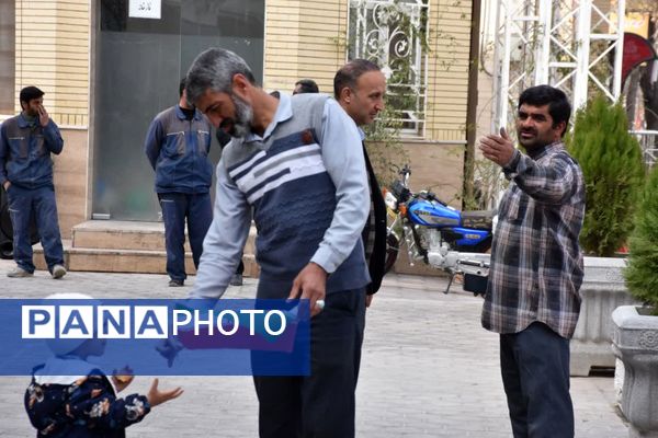 نمایشگاه دستاوردهای انقلاب دانش‌آموزان صدرا در ابرکوه