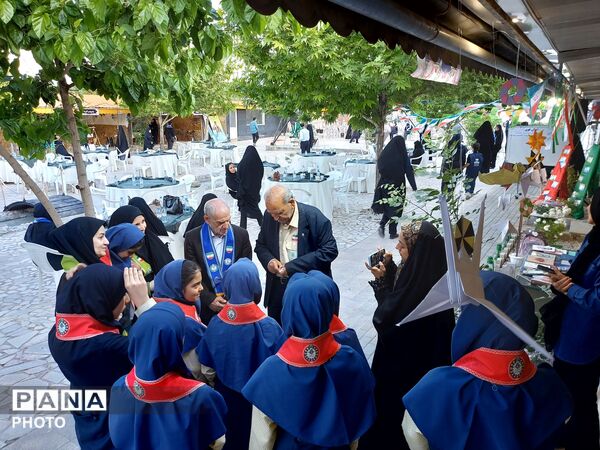 فعالیت چشمگیر آموزش و پرورش ناحیه ۶ در نمایشگاه برمدار ایران سازمان‌ دانش آموزی خراسان رضوی