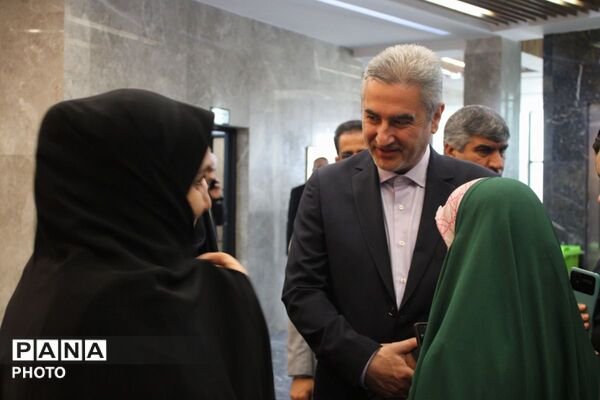 مراسم بزرگداشت مقام معلم در پردیس
