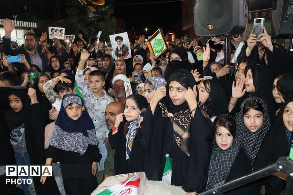اجتماع شبانه کودکان و نوجوانان با «سلام فرمانده»