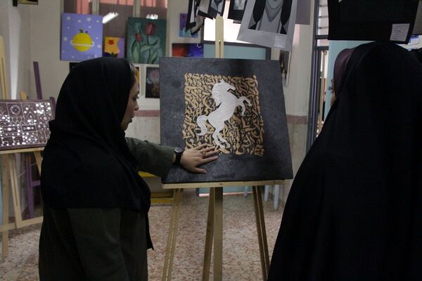 جشنواره هفته مشاغل در هنرستان تقوی پیشگان بهارستان۲