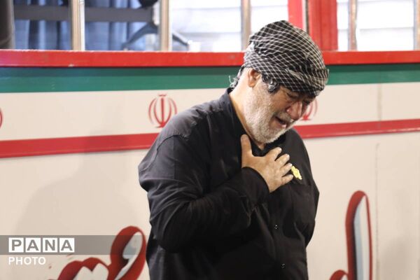 میدان ساعت تبریز میزبان اجتماع پرشور مردم آذربایجان شرقی در مراسم شام غریبان «آقای شهید ایران»