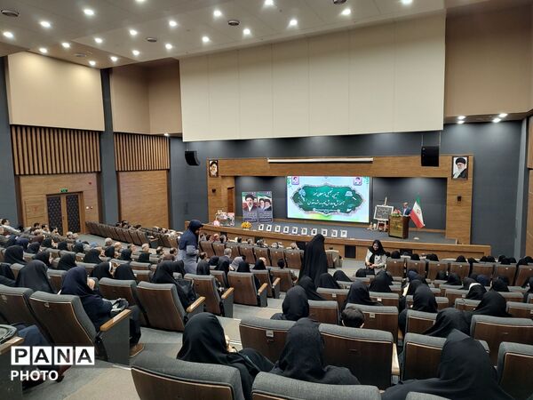 آیین تجلیل از معلمان نمونه آموزش و پرورش ناحیه سه مشهد 
