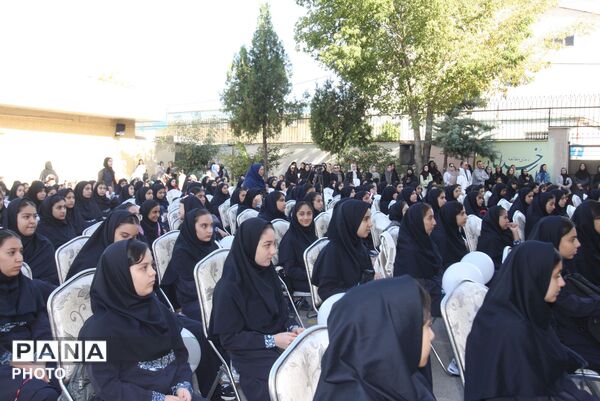 برگزاری جشن جوانه‌ها در مدرسه مهدیه زنجان با حضور مسئولان استانی