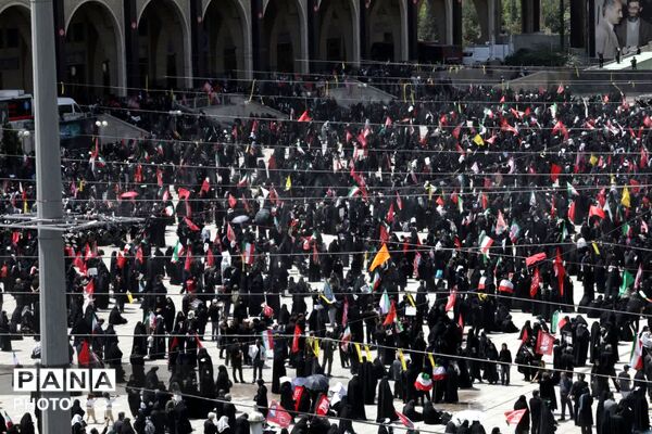 وداع با پیکر مطهر امام شهید در مصلای تهران