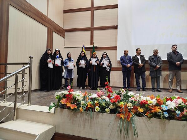 تجلیل از برترین‌های مسابقات قرآن و عترت در بروجرد