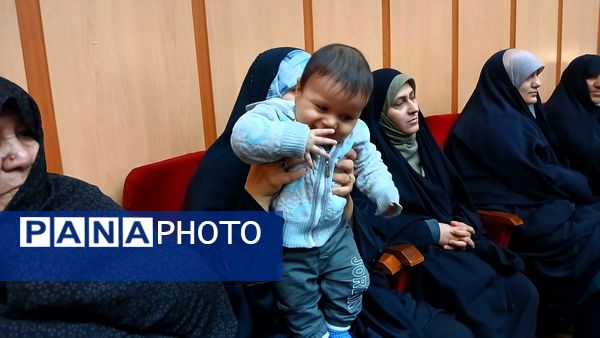 آیین بزرگداشت روز مادر با محوریت جایگاه زن در فرهنگسرای هنر نظرآباد 