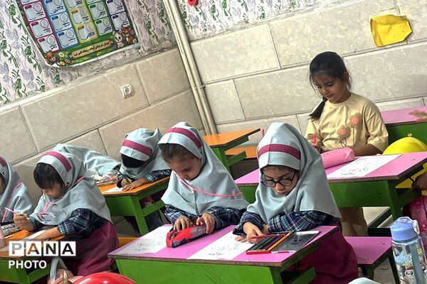 جشن لبخند و کودکی در دبستان آشیانه