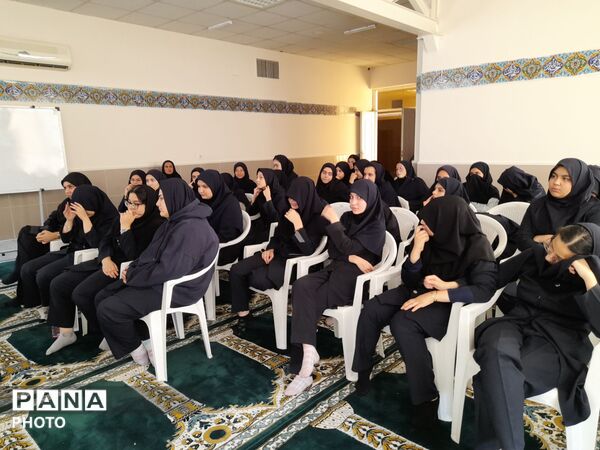 تجلی پیوند «علم و امنیت» در دبیرستان شاهد ارض اقدس ناحیه ۳ 