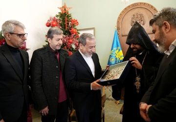 دیدار وزیر امور خارجه با اسقف ارامنه در آستانه سال نو میلادی