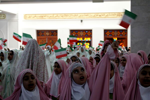 جشن تکلیف ۵۰۰۰ دانش‌آموز دختر بندرعباسی 