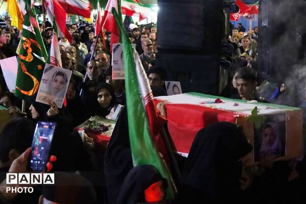 گرامیداشت چهلمین روز شهادت رهبر شهید و دانش‌آموزان میناب در باقرشهر 