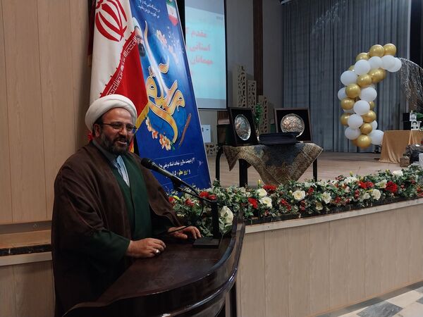 آیین بزرگداشت مقام معلم در شهرستان ابهر با حضور مسئولان استانی و شهرستانی