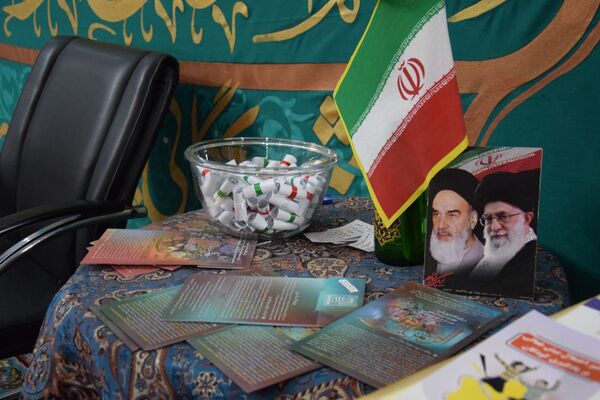 اعتکاف دانش‌آموزی در مسجد جامع امام حسین(ع) ناحیه یک کرج 