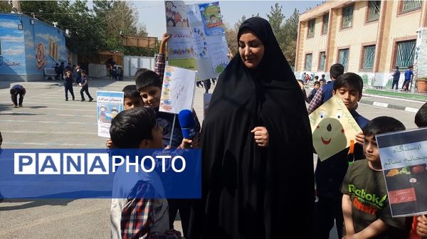 بمناسبت روز جهانی کودک برپایی جشنواره صبحانه سالم در دبستان پسرانه سرافراز ناحیه۷ مشهد