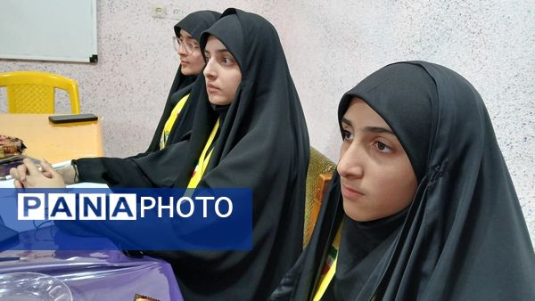 جلسه مربیان منتخب جهت آموزش توانمند سازی مربیان و دانش آموزان پیشتاز محمود‌آباد