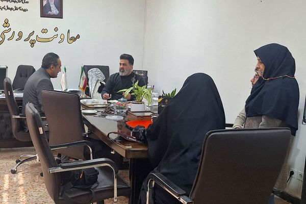 بینایی سنجی کارکنان اداره آموزش و پرورش ناحیه دو شهرری به مناسبت ایام الله دهه فجر 
