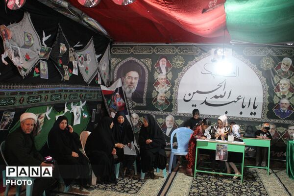 موکب های شهرستان فاروج در حال خدمت رسانی به زائران به رهبر انقلاب 