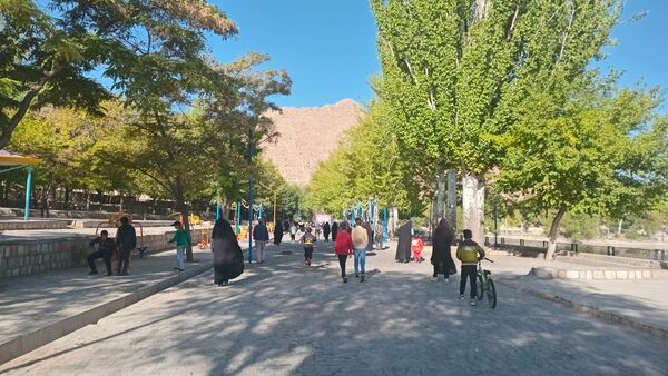 پیاده‌روی خانوادگی به‌مناسبت هفته دفاع مقدس