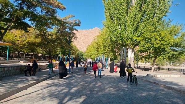 پیاده‌روی خانوادگی به‌مناسبت هفته دفاع مقدس